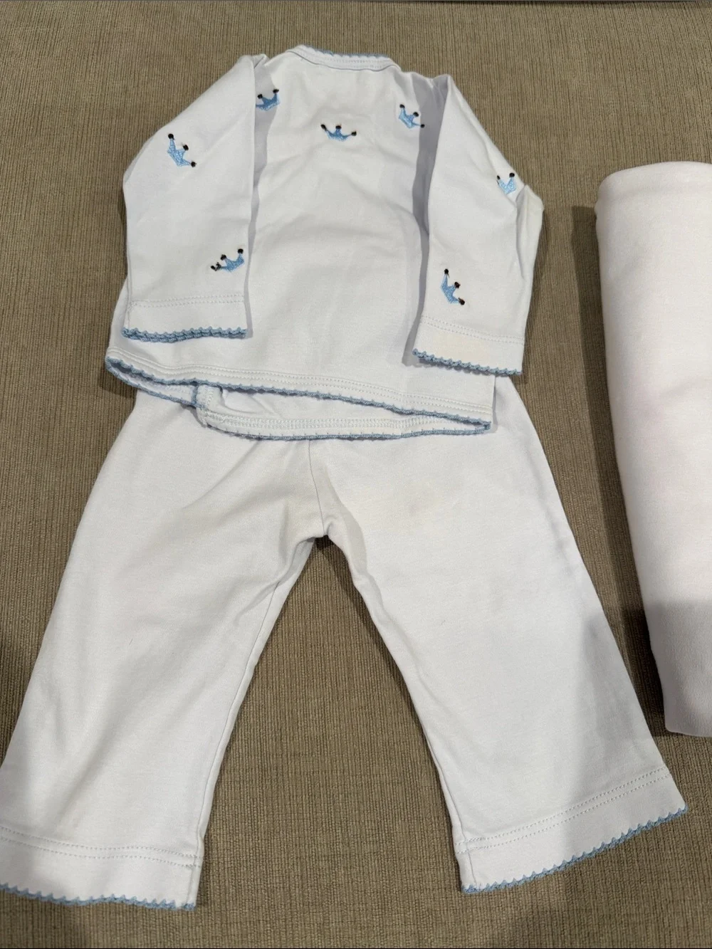 Baby Two-Piece Light Blue Crown Print Outfit with matching blanket